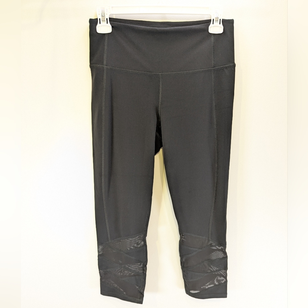 ATHLETA Medium Mantra Capri Mesh Leggings Black